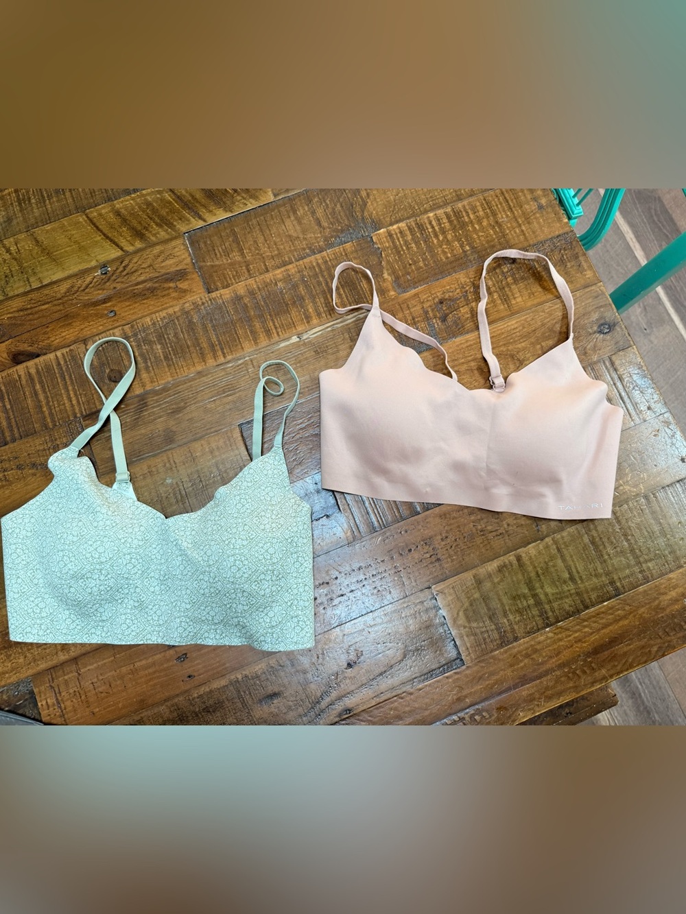 Tahari 2 Pack Wireless Seamless Bralettes Neutral & Sage Adjustable Size Large